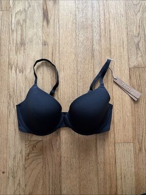 SKIMS Fits Everybody T-Shirt Bra 32D